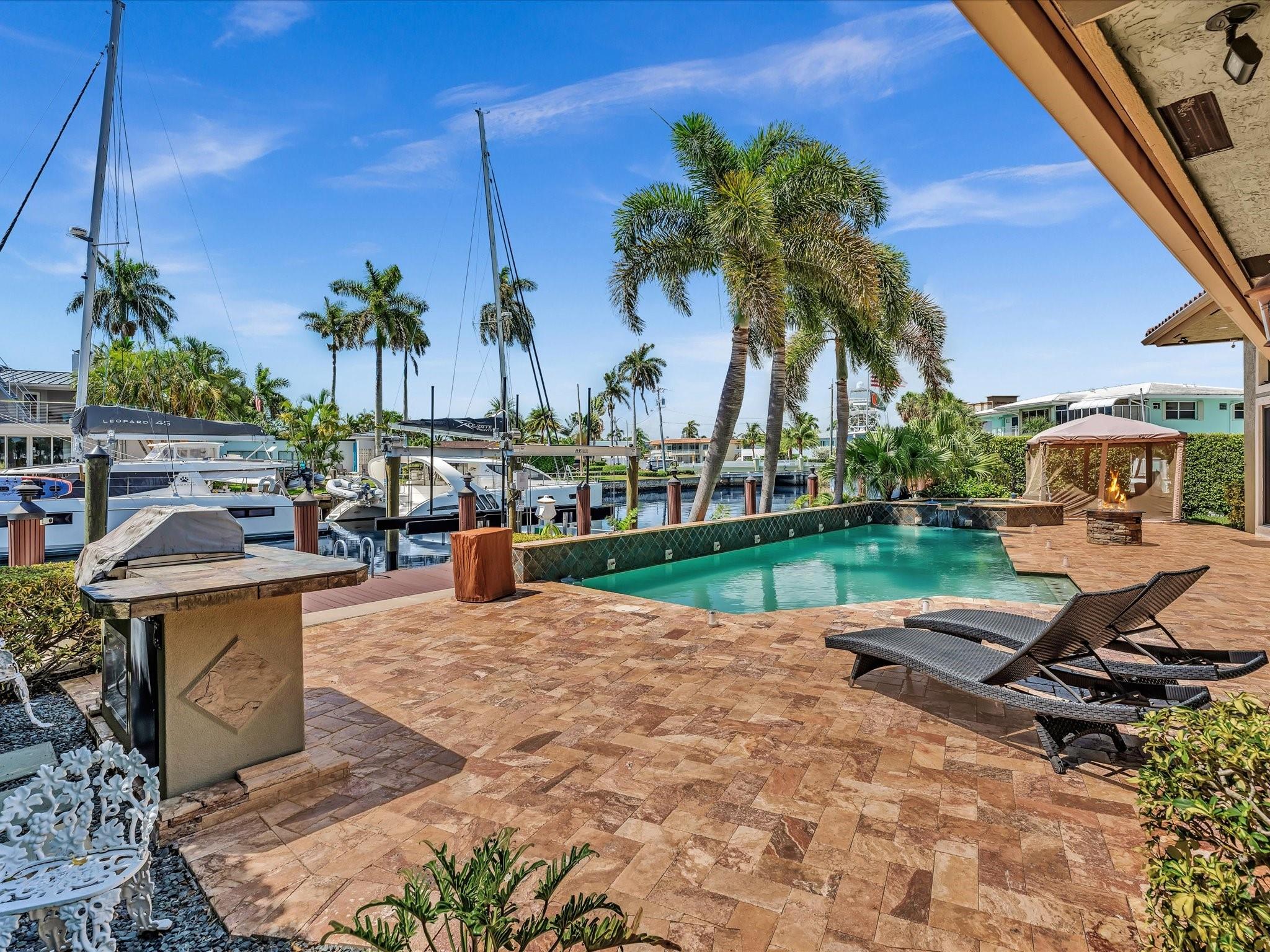 SANTA BARBARA SHORES - Residential