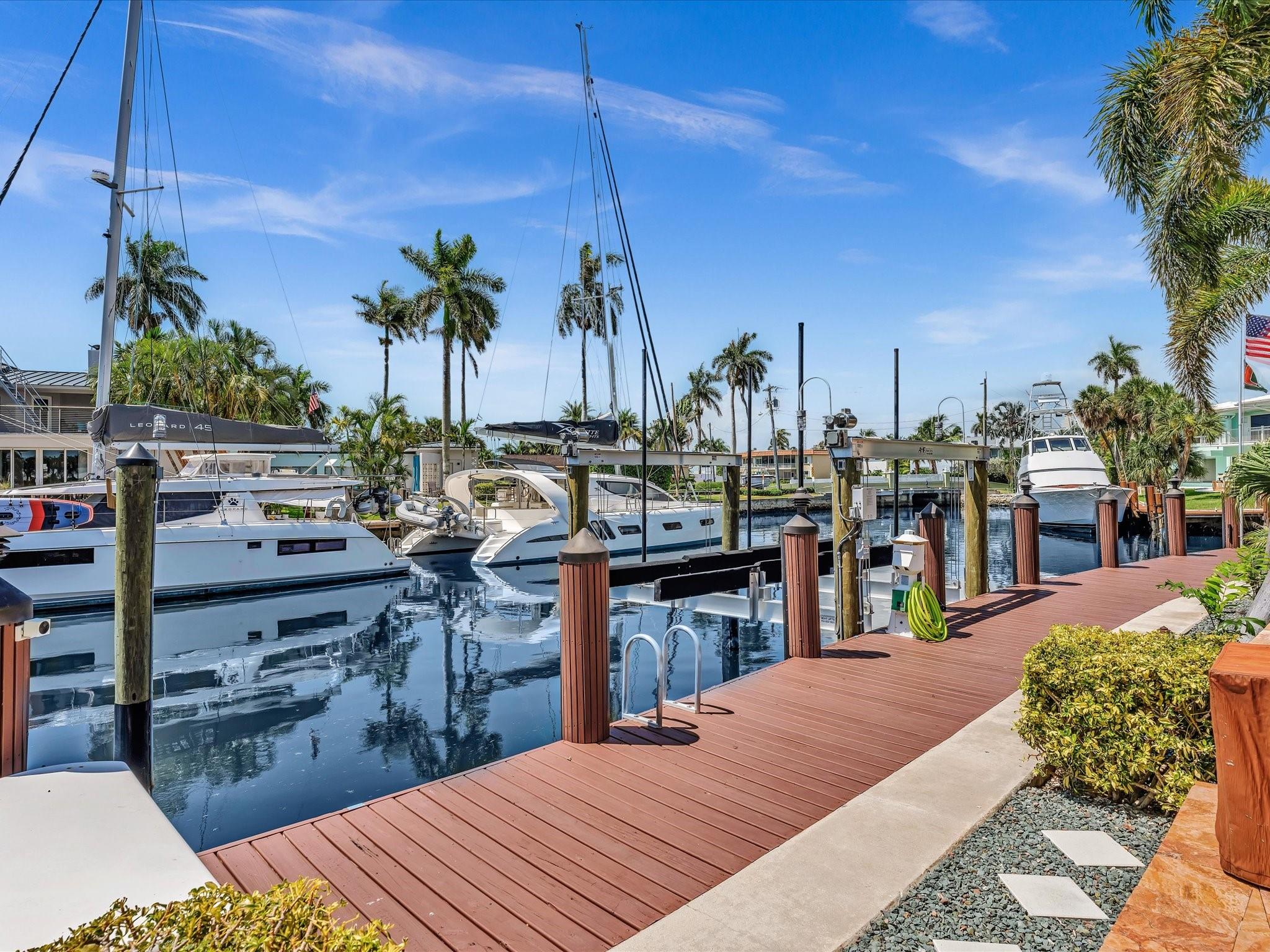 SANTA BARBARA SHORES - Residential