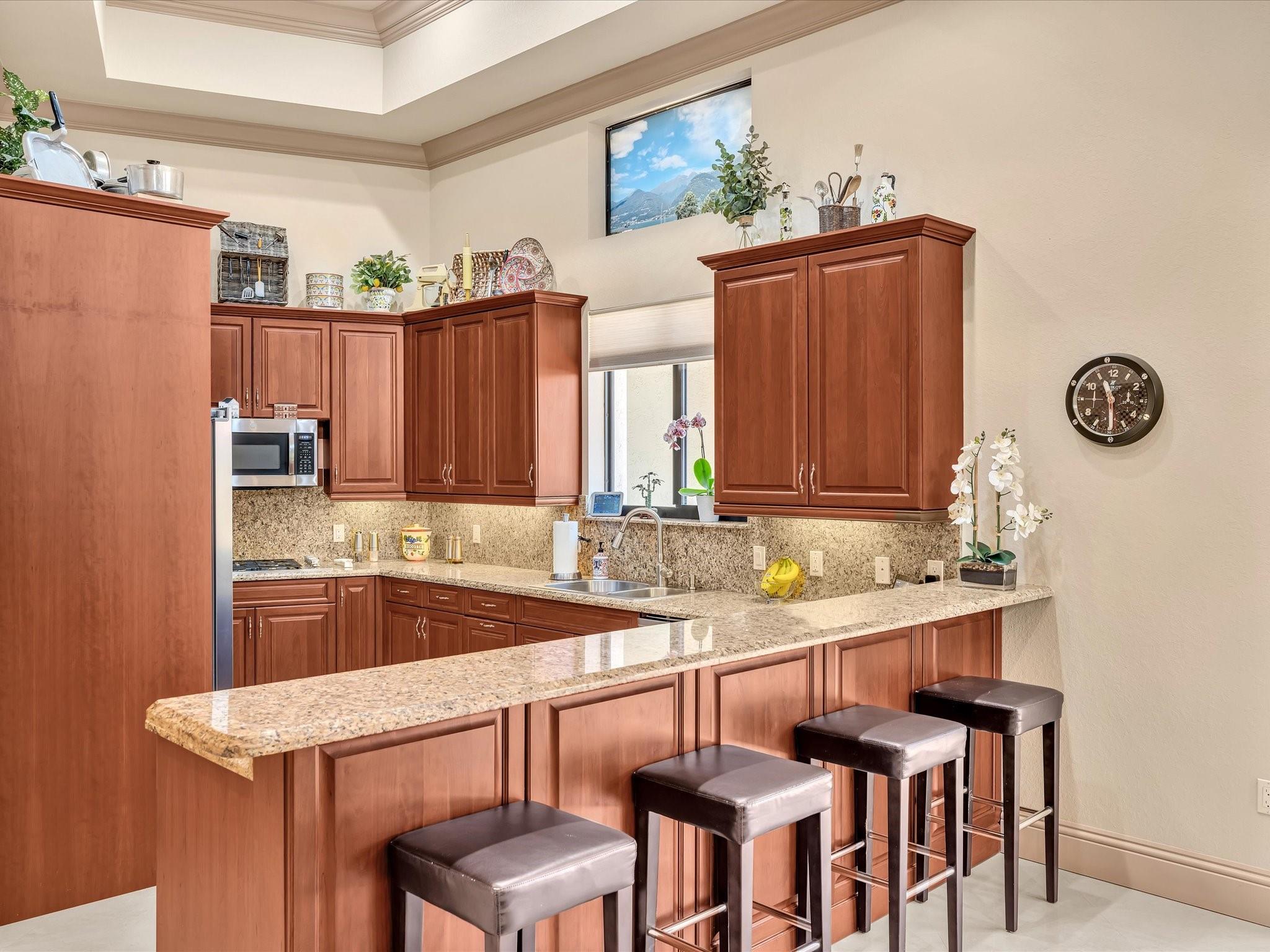 SANTA BARBARA SHORES - Residential