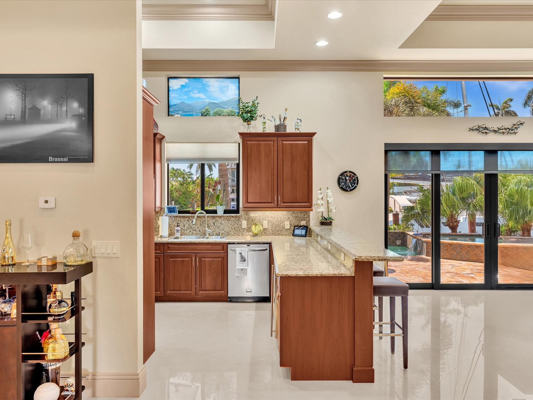 SANTA BARBARA SHORES - Residential