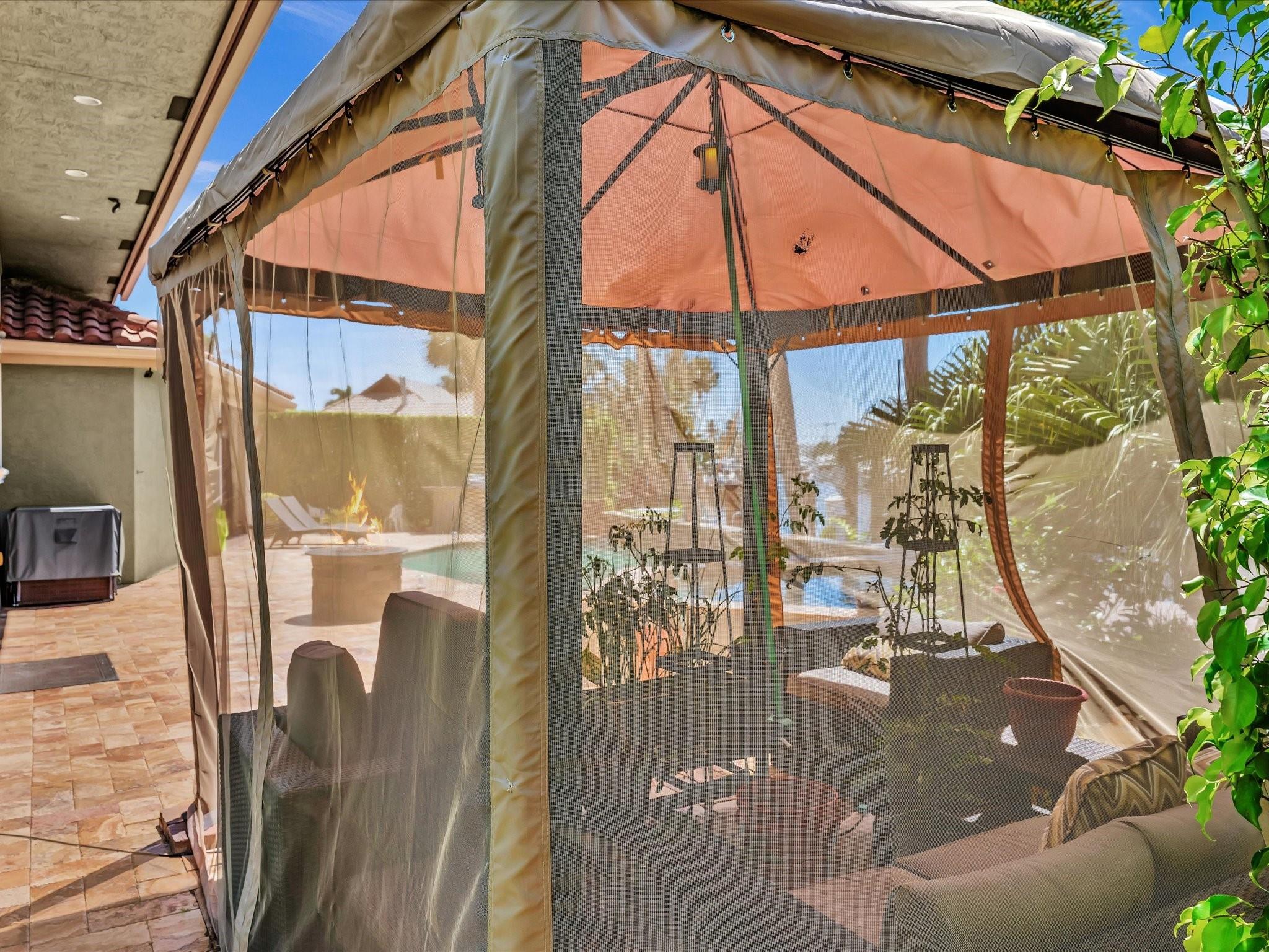 SANTA BARBARA SHORES - Residential
