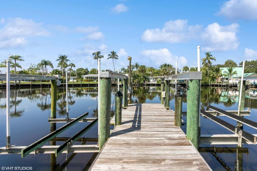 Photo of 1282 SW Pelican Crescent, Palm City, FL 34990 (MLS # R11059029)