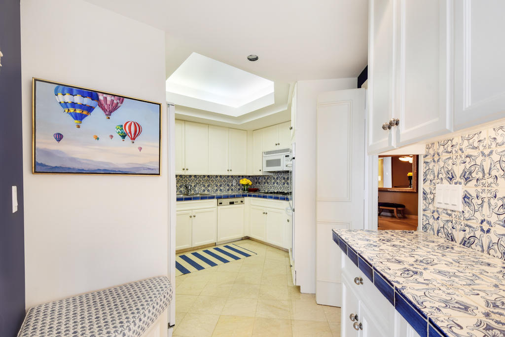 TWENTY ONE HUNDRED CONDO - Residential