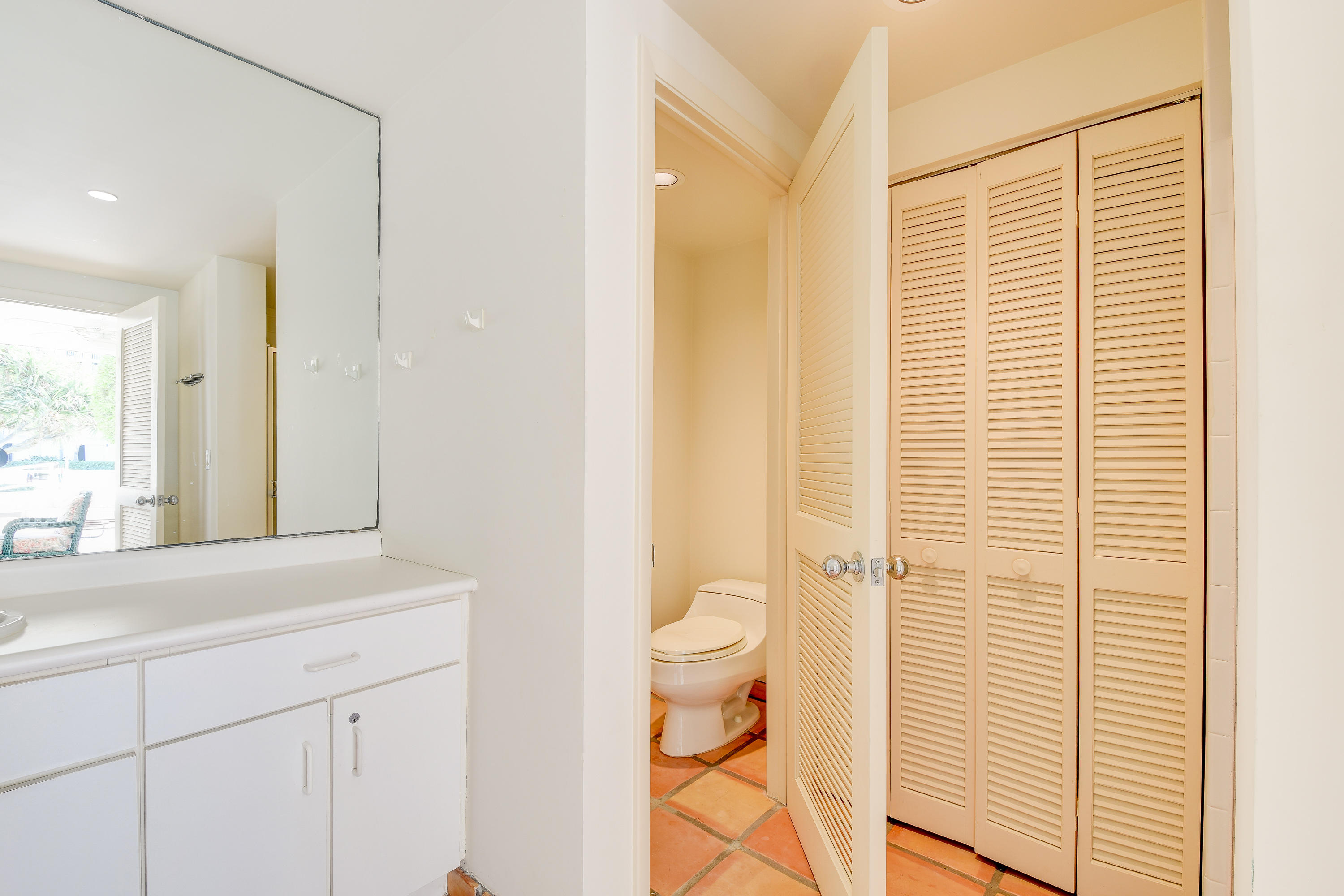 TWENTY ONE HUNDRED CONDO - Residential