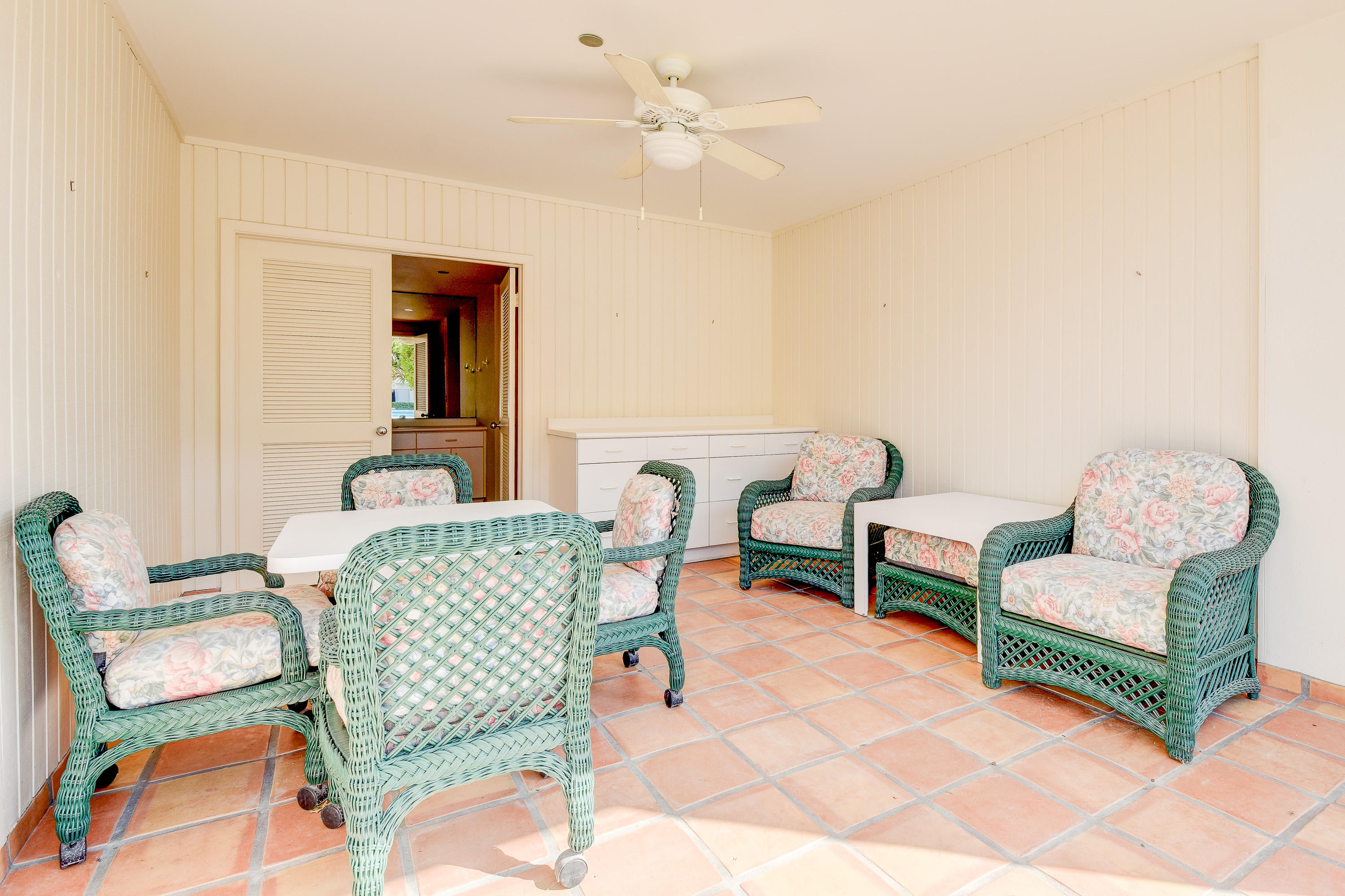 TWENTY ONE HUNDRED CONDO - Residential