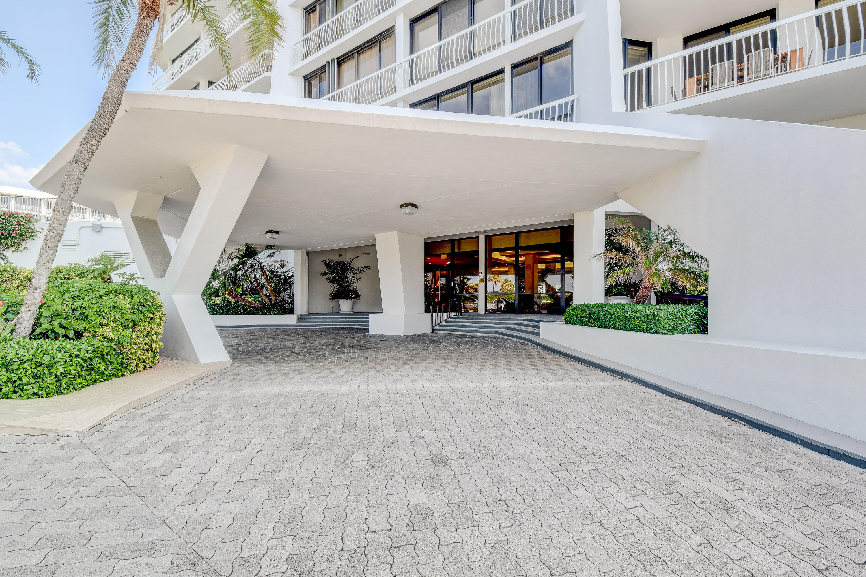 TWENTY ONE HUNDRED CONDO - Residential