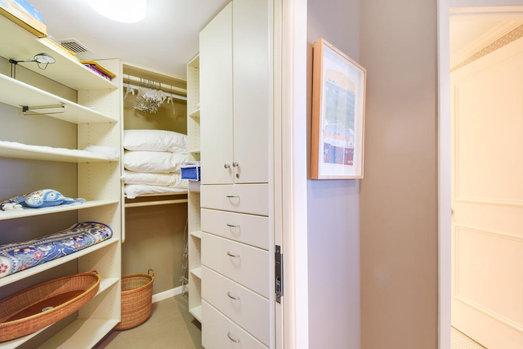 TWENTY ONE HUNDRED CONDO - Residential