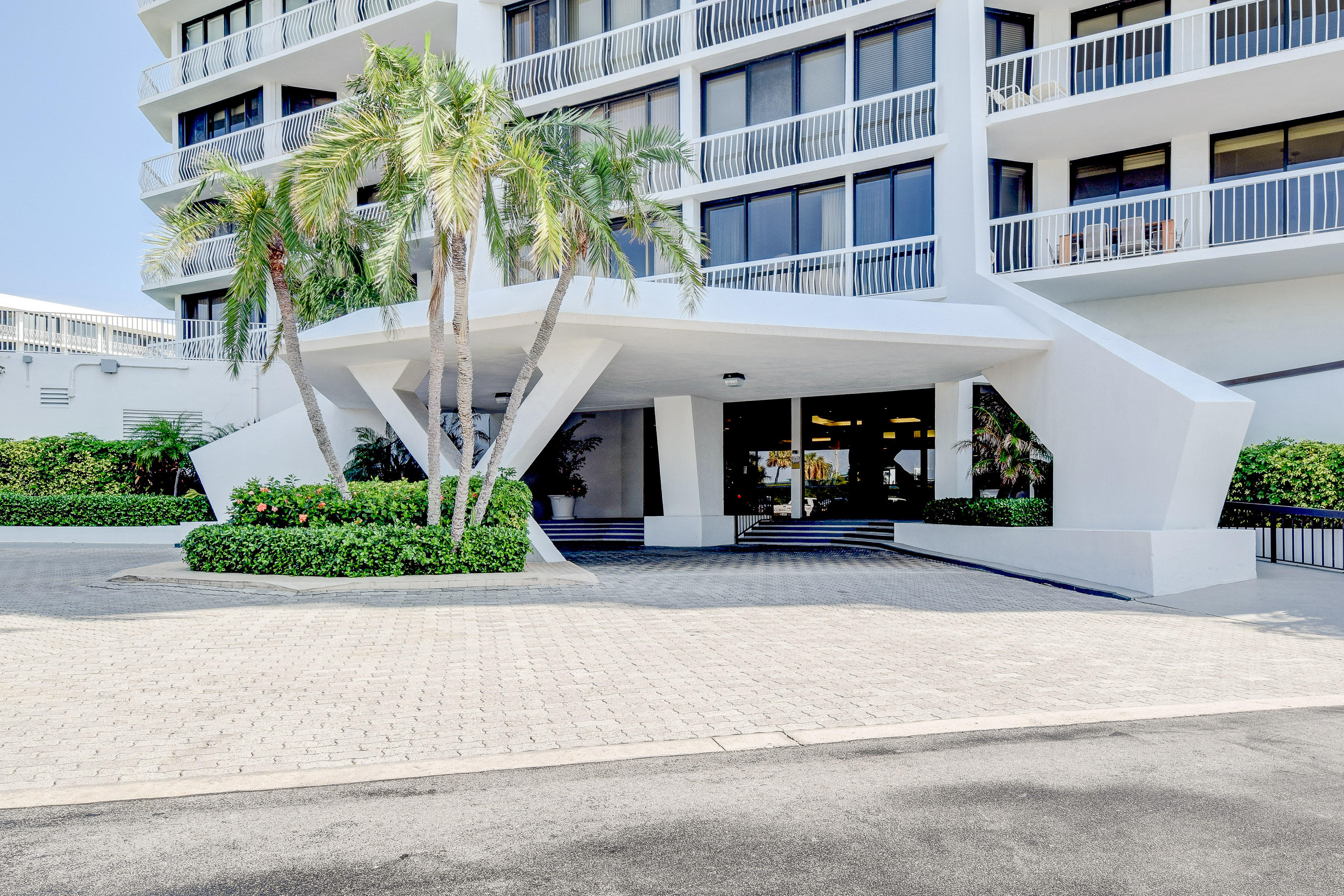 TWENTY ONE HUNDRED CONDO - Residential