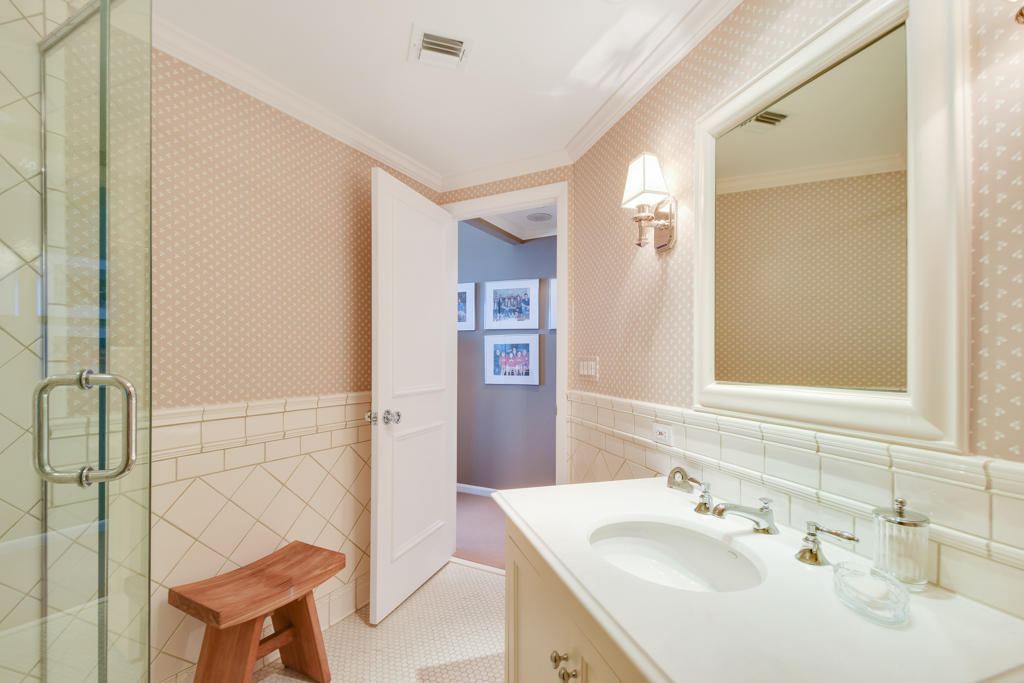 TWENTY ONE HUNDRED CONDO - Residential