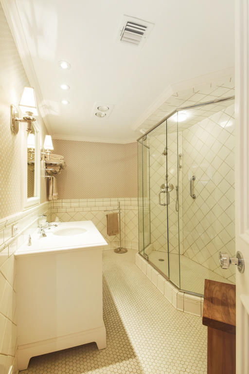 TWENTY ONE HUNDRED CONDO - Residential