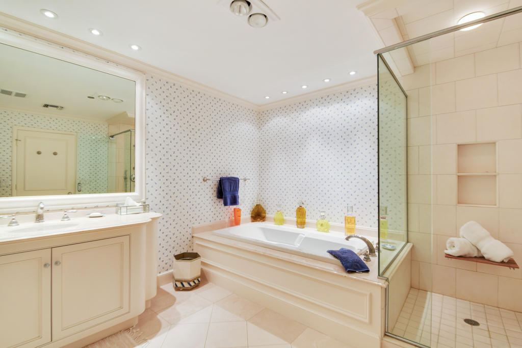 TWENTY ONE HUNDRED CONDO - Residential