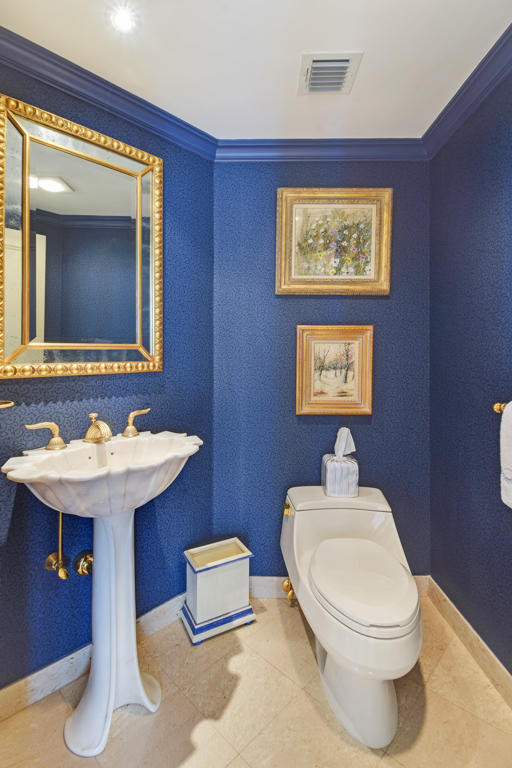 TWENTY ONE HUNDRED CONDO - Residential