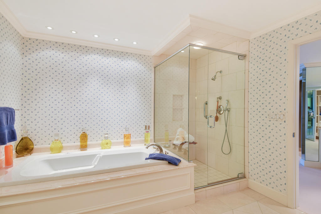 TWENTY ONE HUNDRED CONDO - Residential