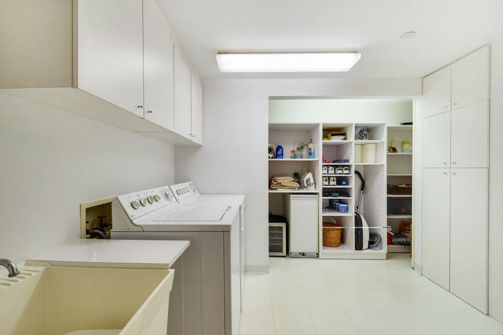 TWENTY ONE HUNDRED CONDO - Residential