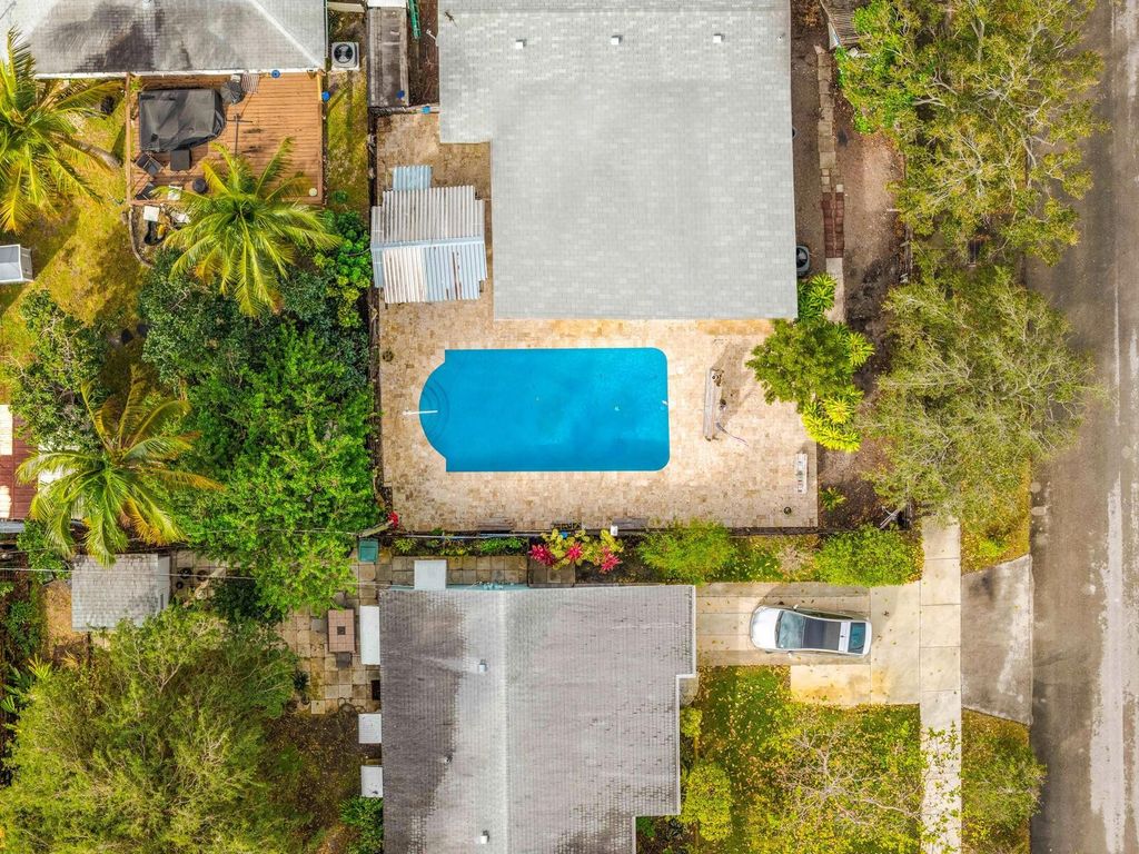 Photo of 5372 NW 5th Avenue, Fort Lauderdale, FL 33309 (MLS # F10554000)