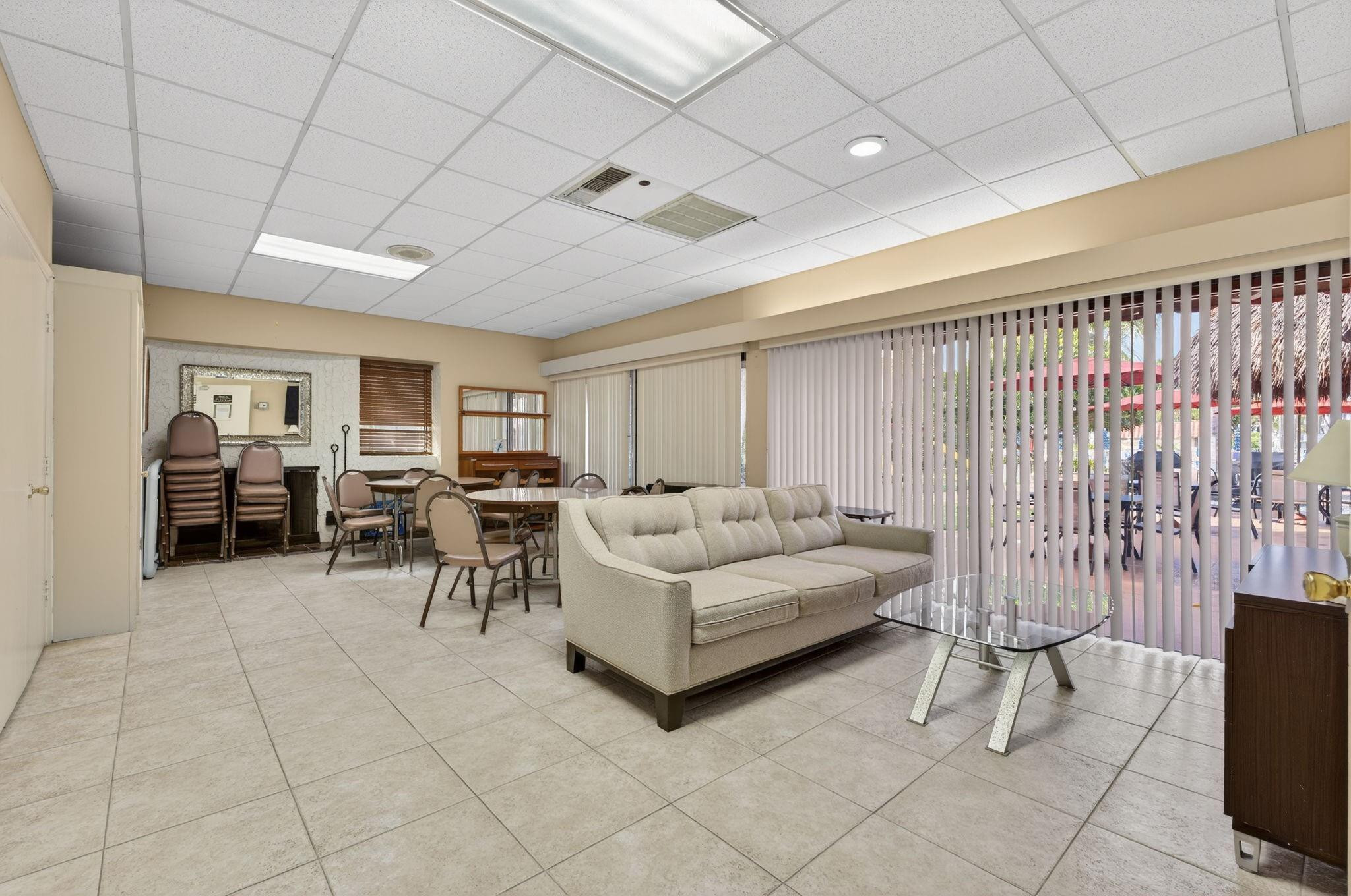 Island Club - Residential