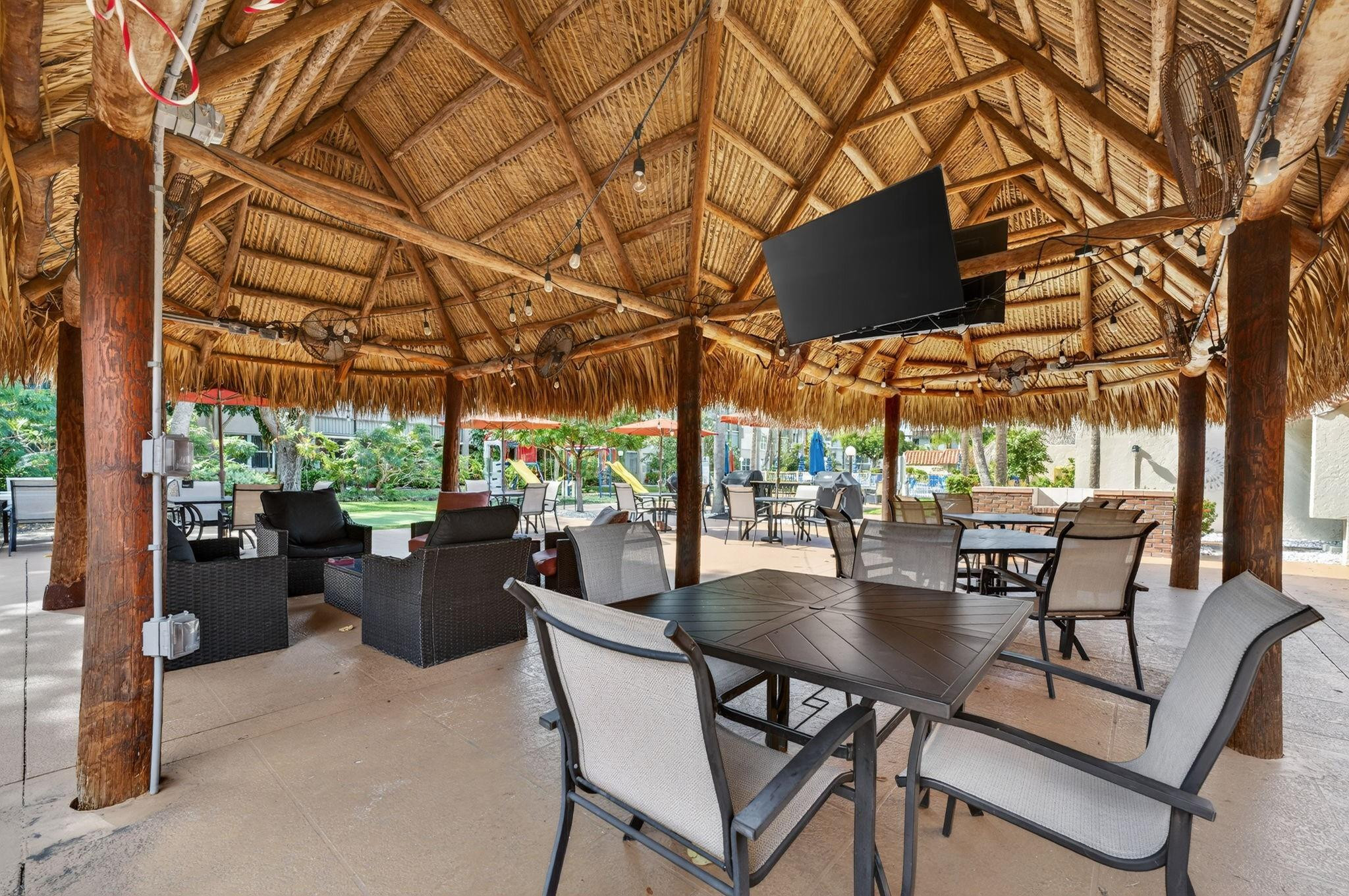 Island Club - Residential