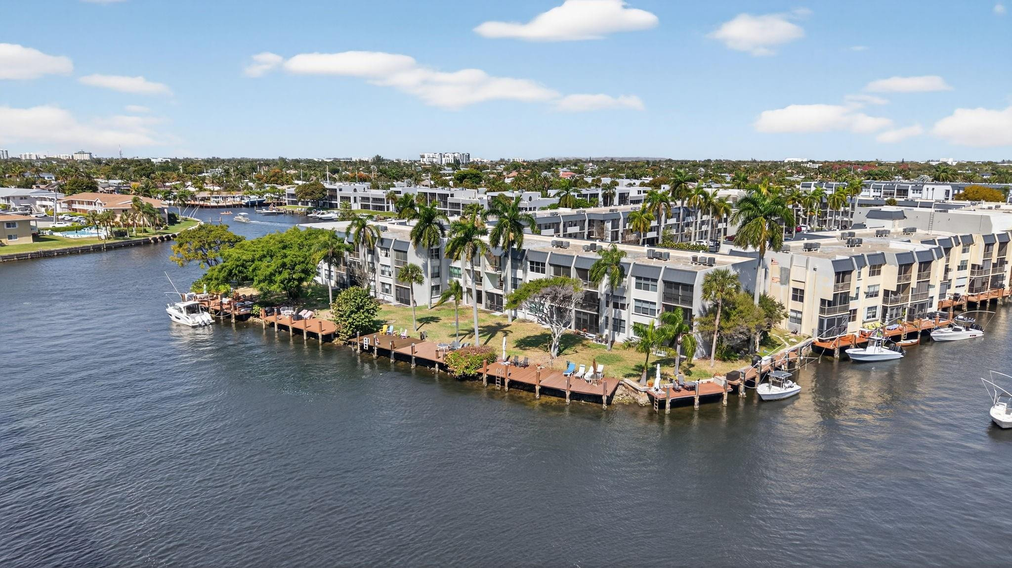 Island Club - Residential