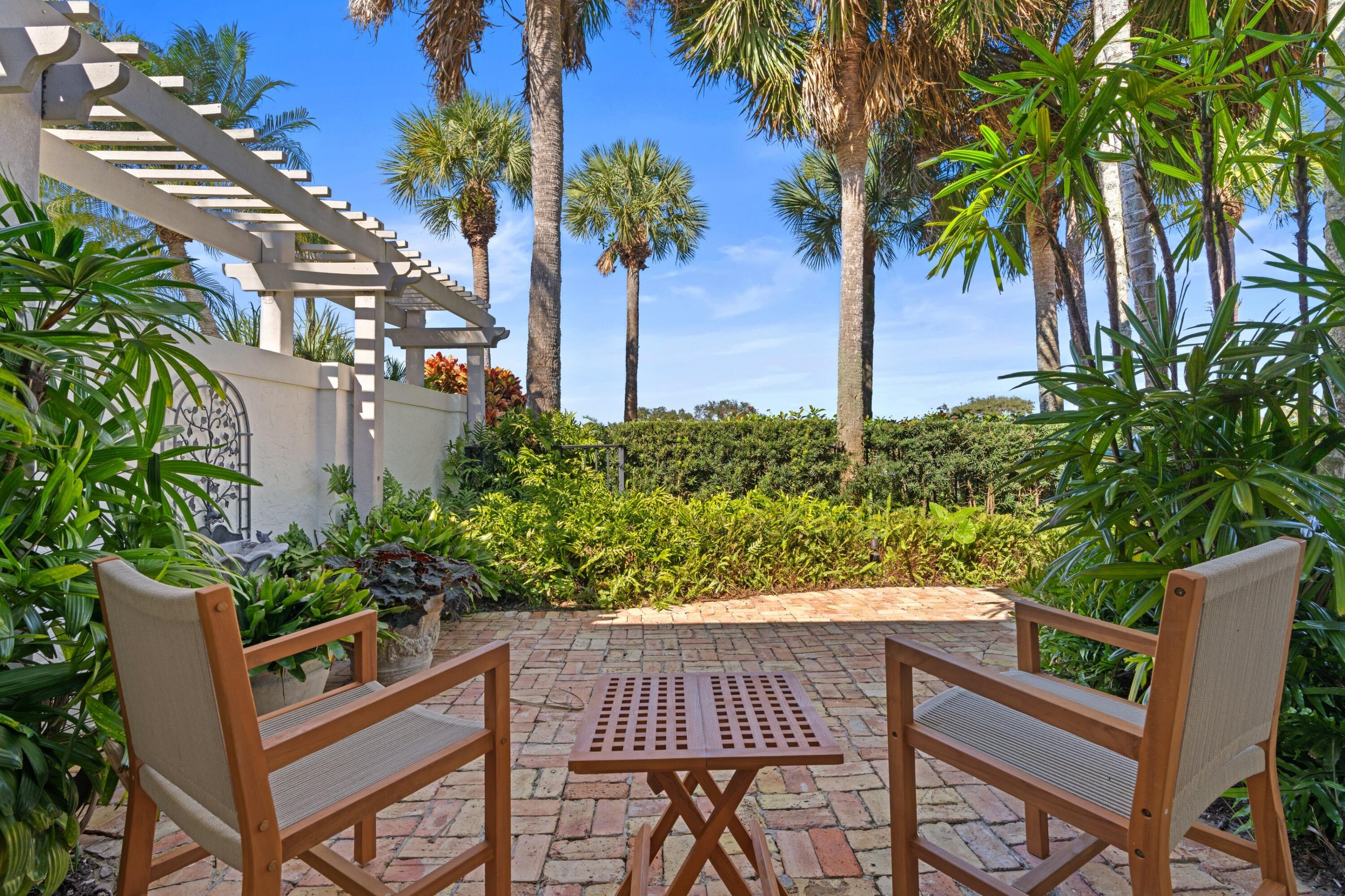 THE LOXAHATCHEE CLUB - Residential