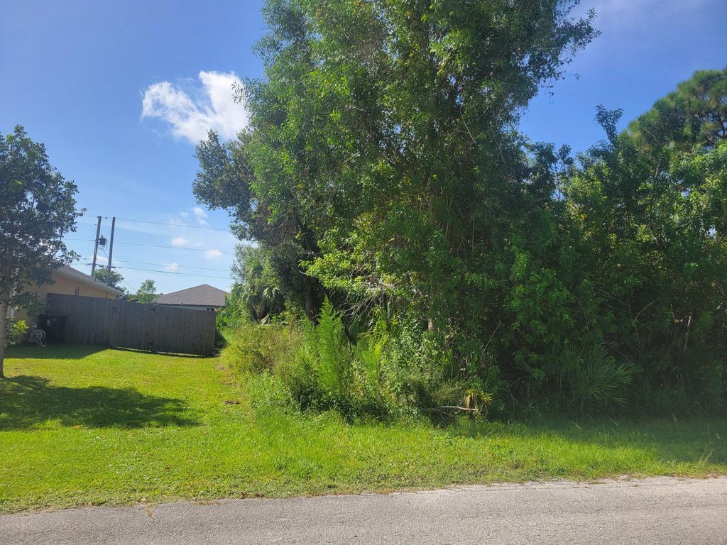 Photo of 474 SW Kaabe Avenue, Port Saint Lucie, FL 34953 (MLS # R11126677)