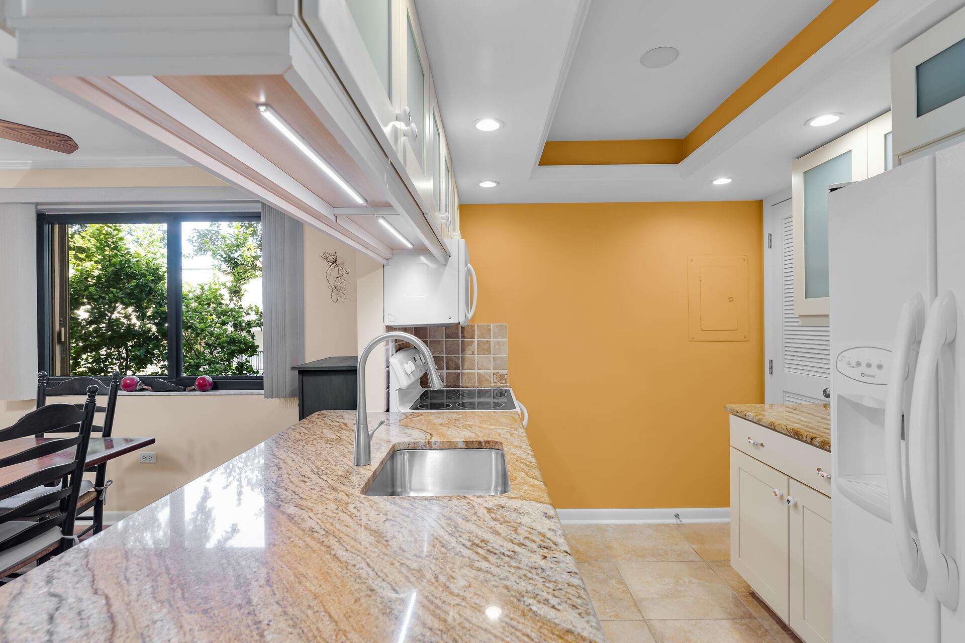 ROCK HARBOR CONDOMINIUM - Residential