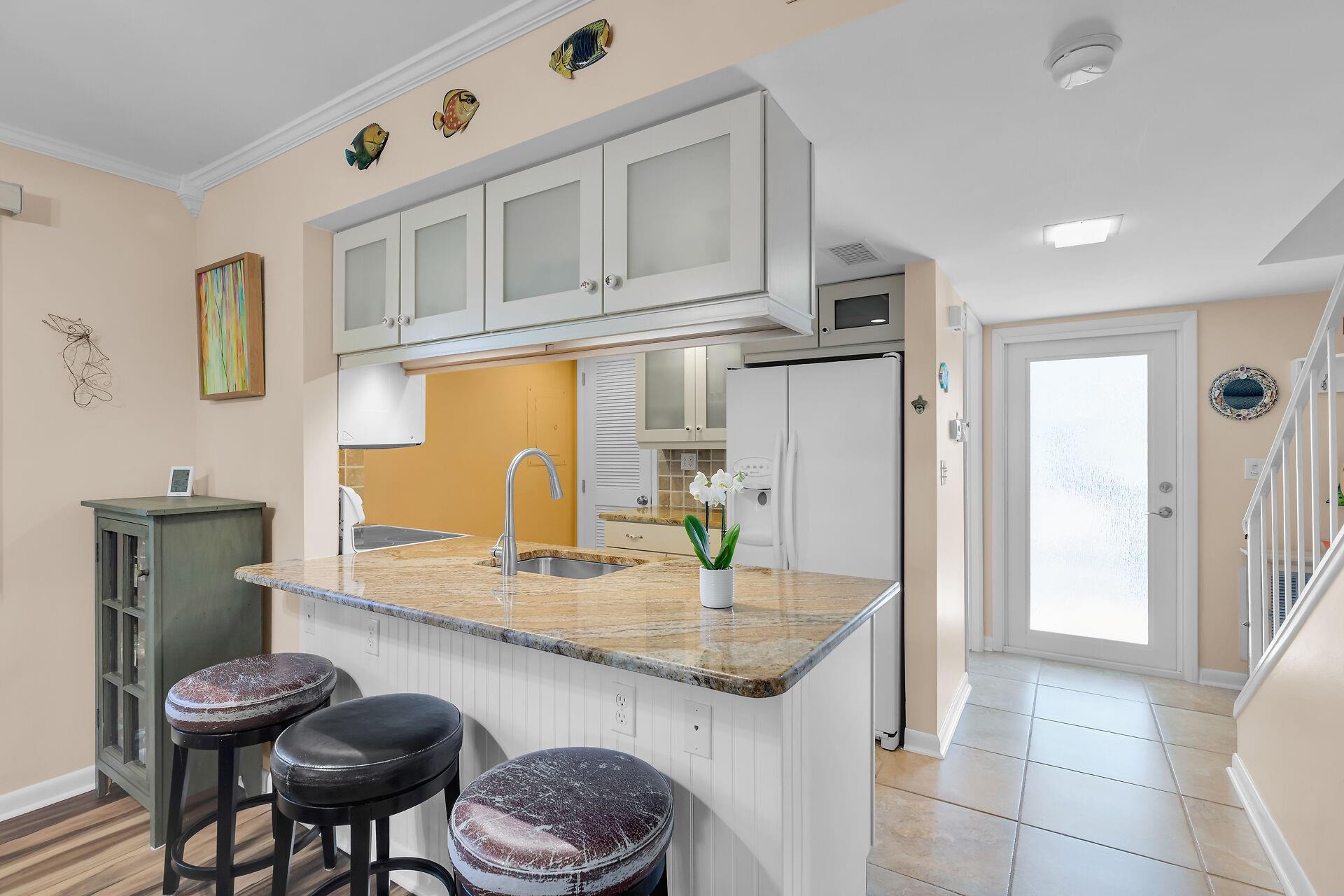 ROCK HARBOR CONDOMINIUM - Residential