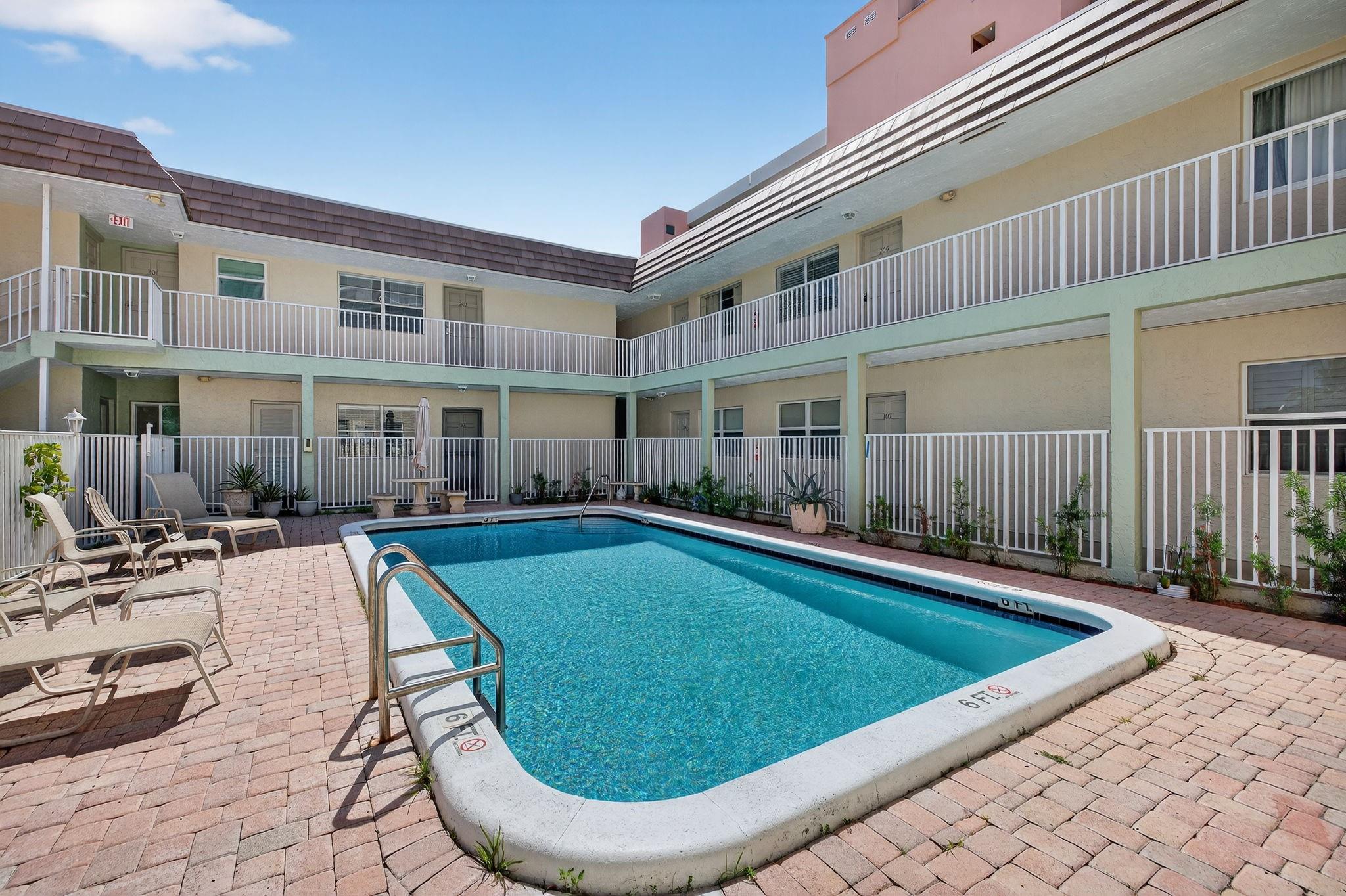 Bon Bini Condo - Residential