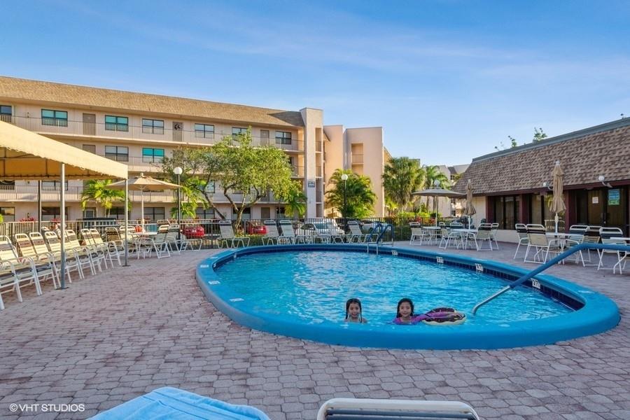 Sunrise Lakes phase 4 - Residential