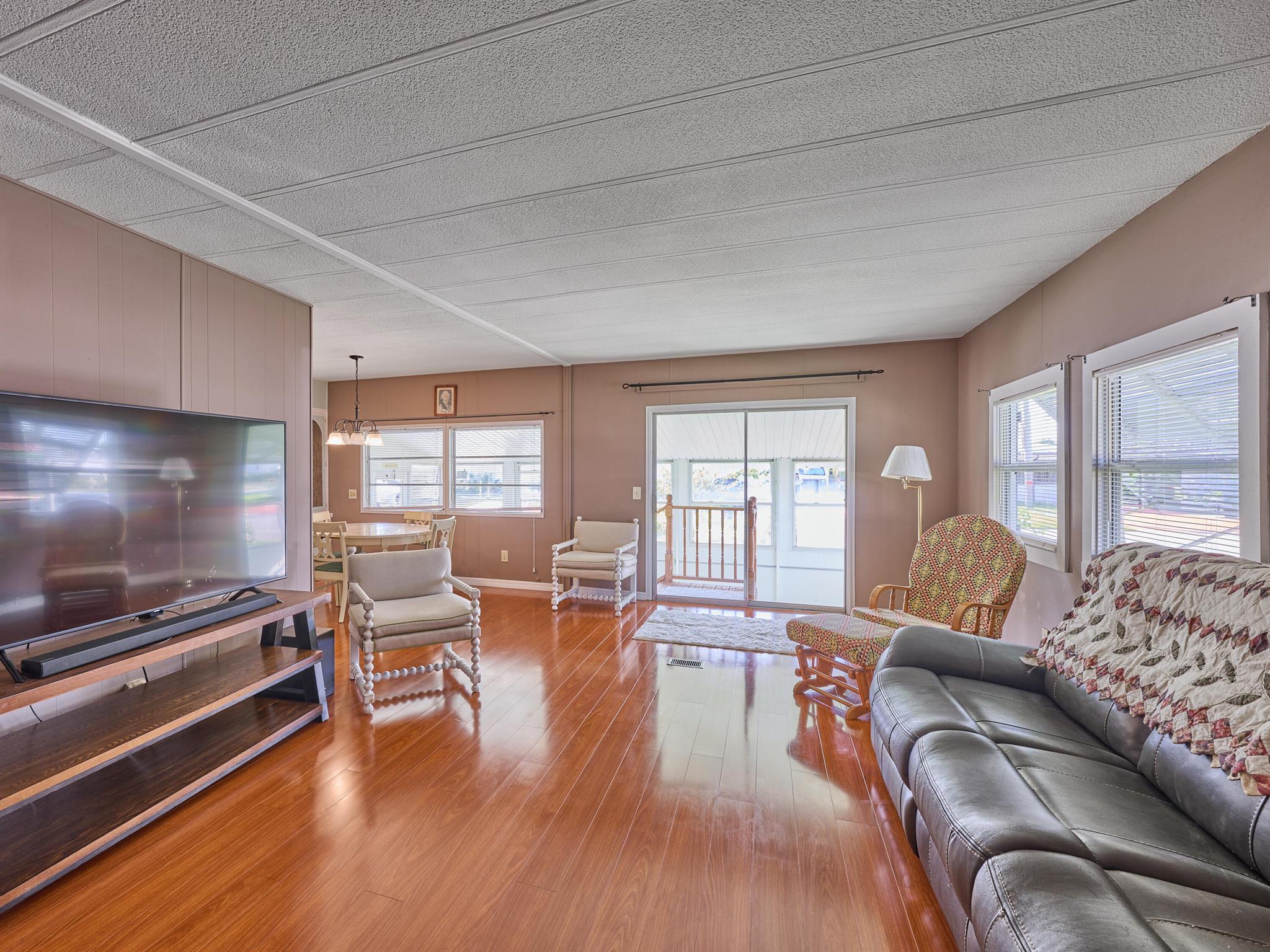 7829 SE Eagle Avenue