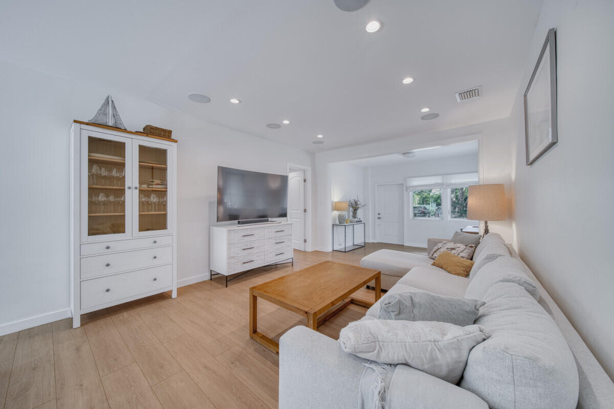 RIVIERA ESTS - Residential