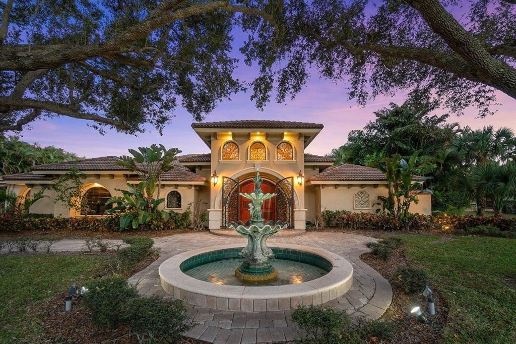 Photo of 8340 Steeplechase Drive, Palm Beach Gardens, FL 33418 (MLS # R10689485)