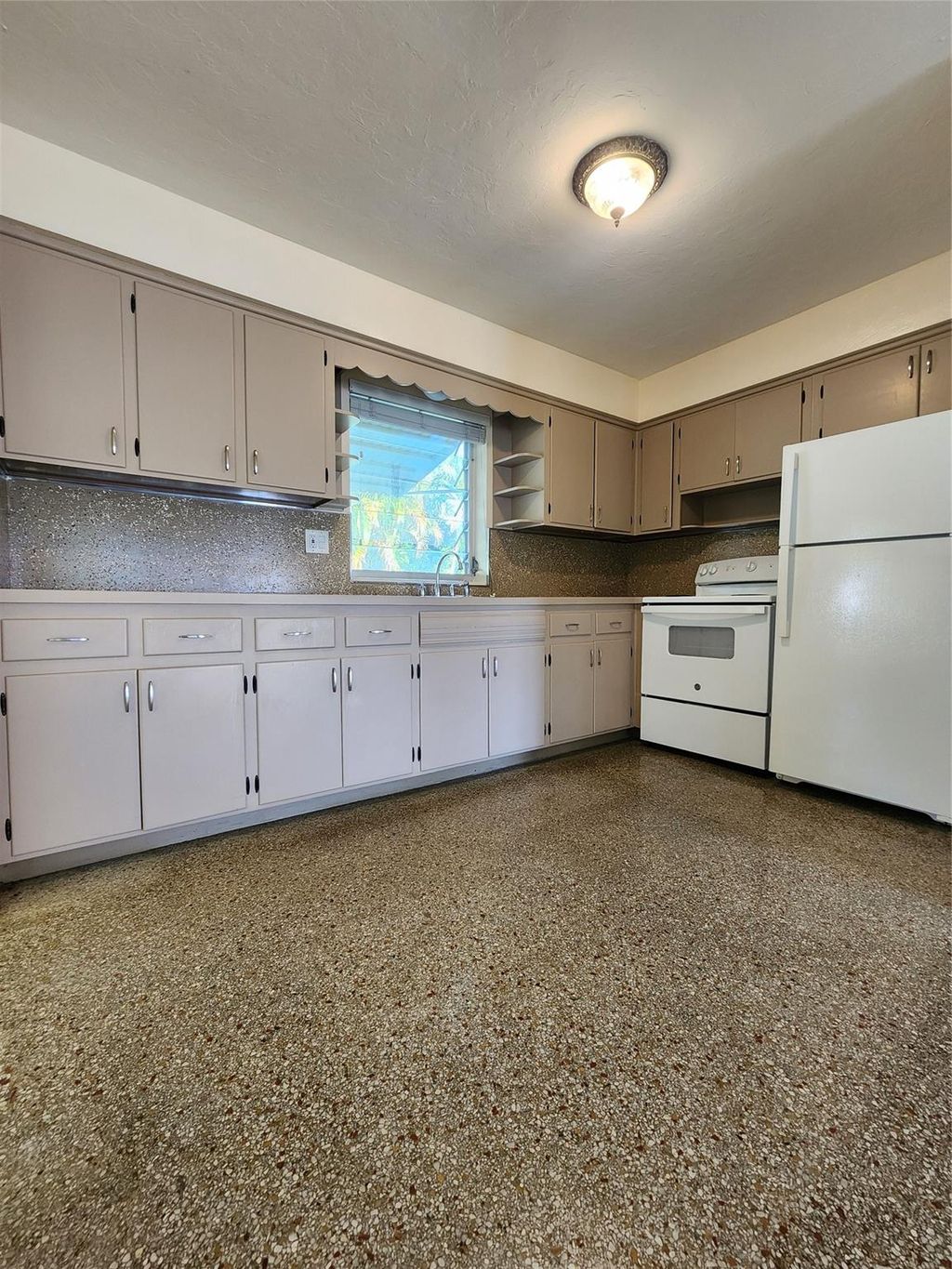 Photo of 2707 NE 32nd Street #2709, Fort Lauderdale, FL 33306 (MLS # F10480102)