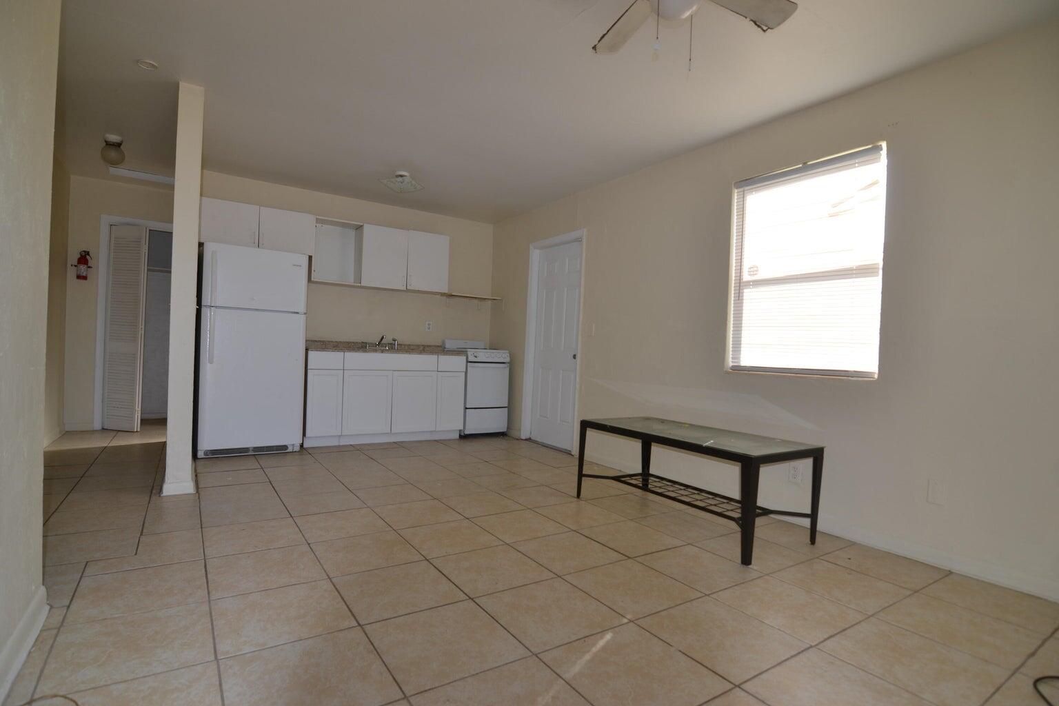 ACREHOME PARK SECOND ADD - Residential Lease