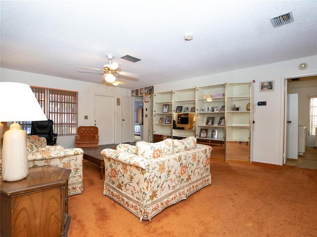 WINDWARD ISLES - Residential