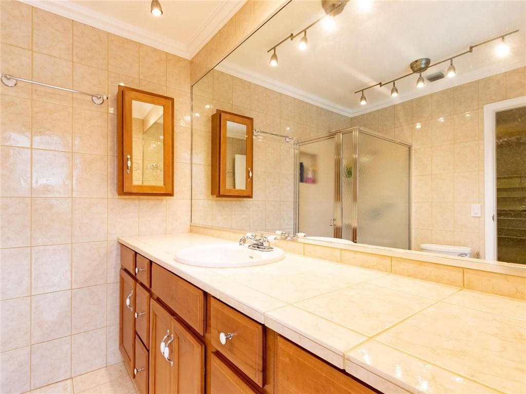 WINDWARD ISLES - Residential