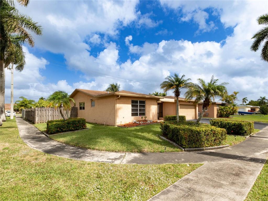 WINDWARD ISLES - Residential