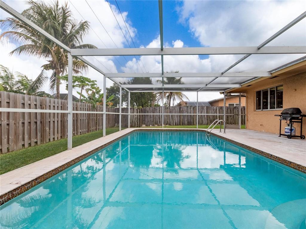 WINDWARD ISLES - Residential