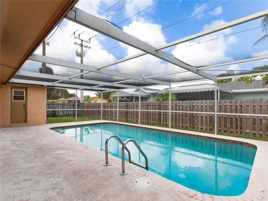 WINDWARD ISLES - Residential