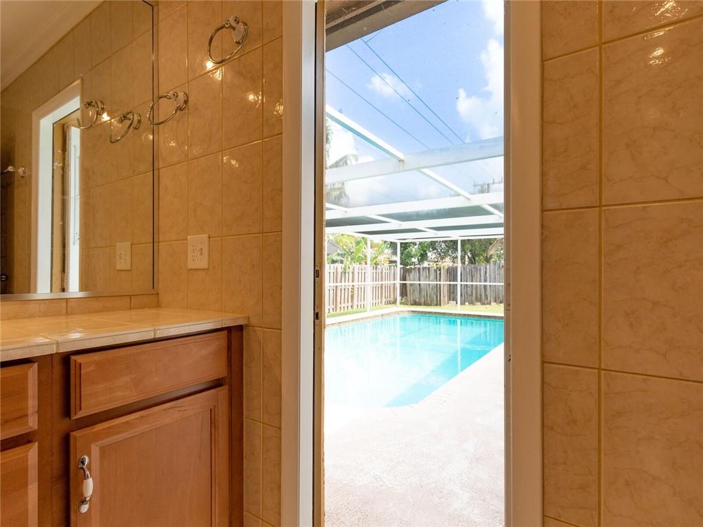 WINDWARD ISLES - Residential