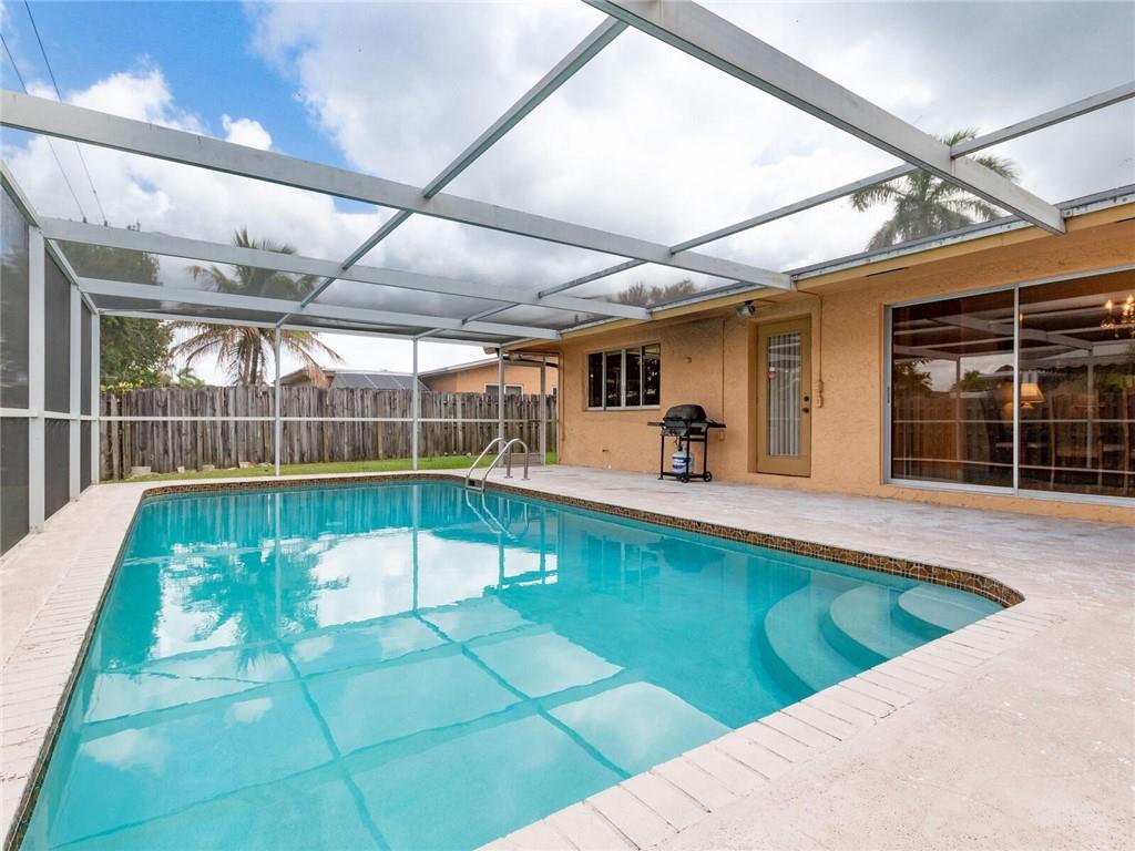 WINDWARD ISLES - Residential