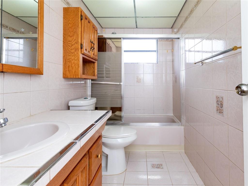 WINDWARD ISLES - Residential