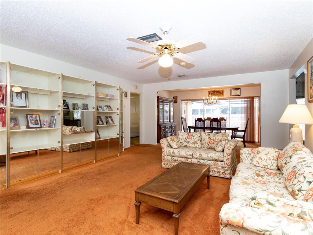 WINDWARD ISLES - Residential