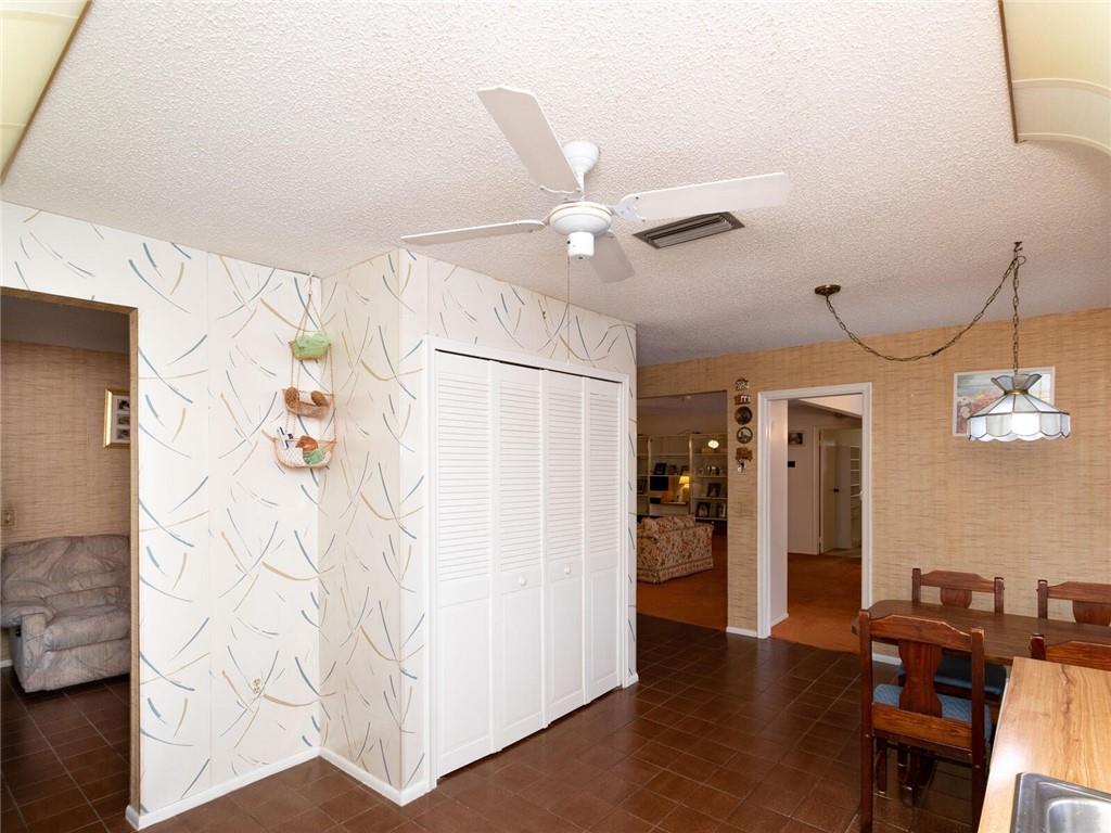 WINDWARD ISLES - Residential