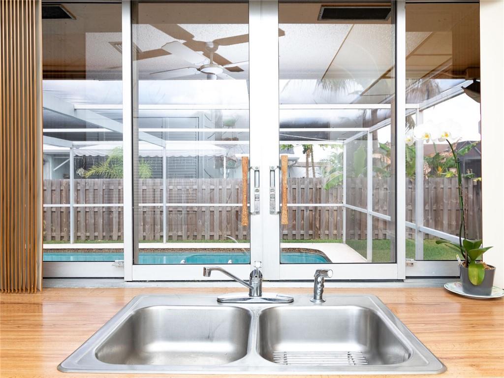 WINDWARD ISLES - Residential