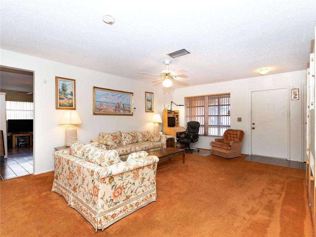 WINDWARD ISLES - Residential