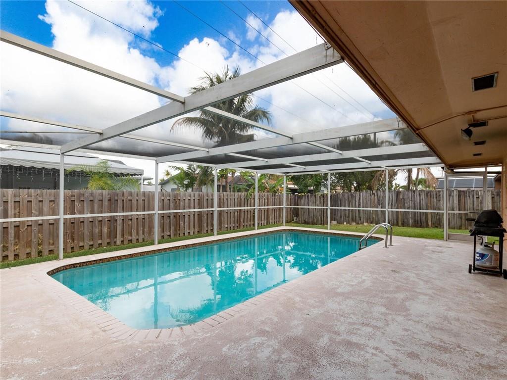 WINDWARD ISLES - Residential