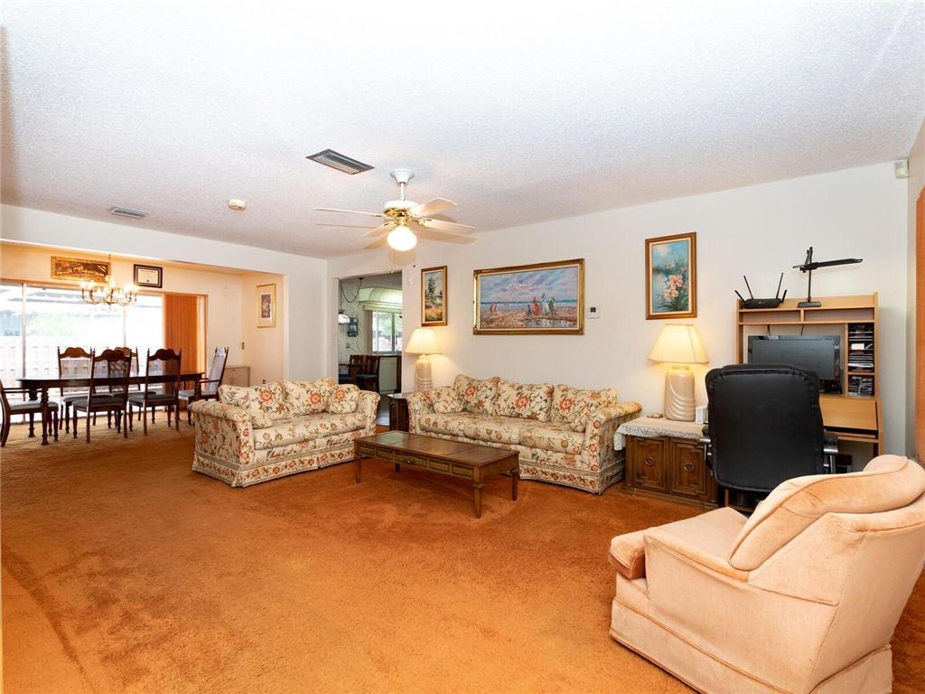 WINDWARD ISLES - Residential