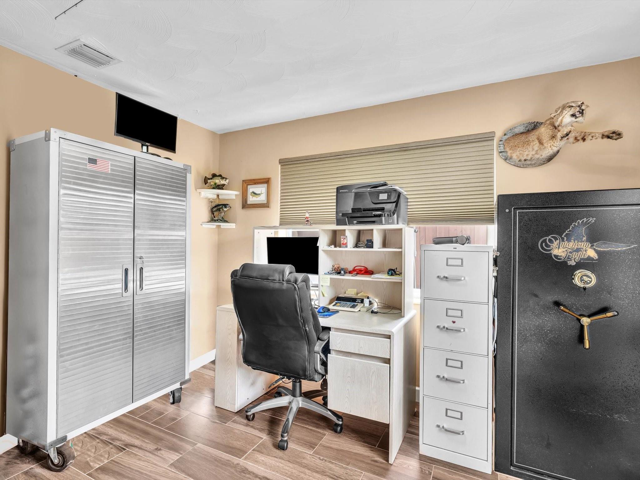 Cresthaven 8 44-8 B - Residential