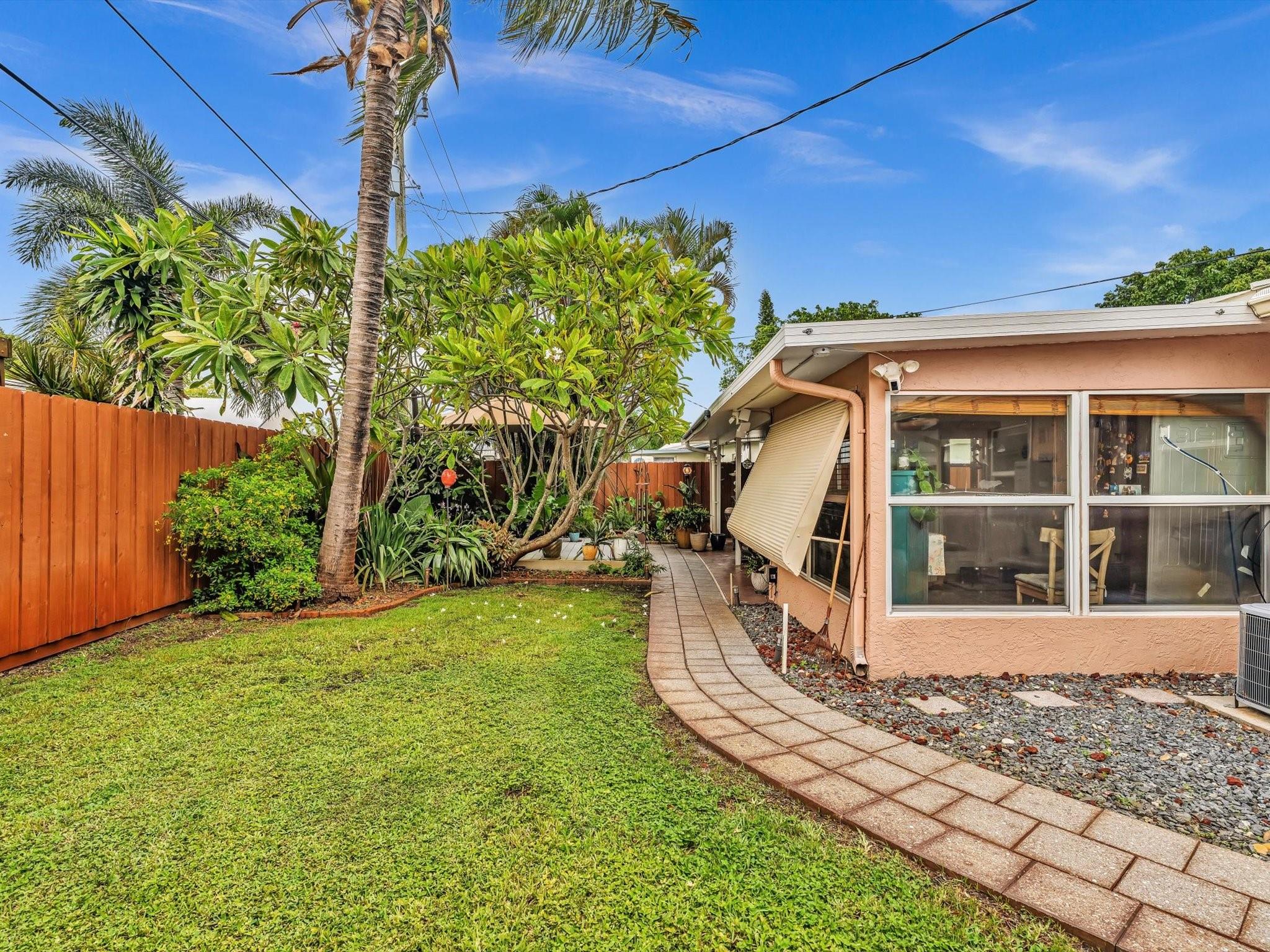 Cresthaven 8 44-8 B - Residential