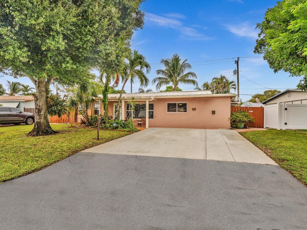 Photo of 3201 NE 14th Ave, Pompano Beach, FL 33064 (MLS # F10532679)